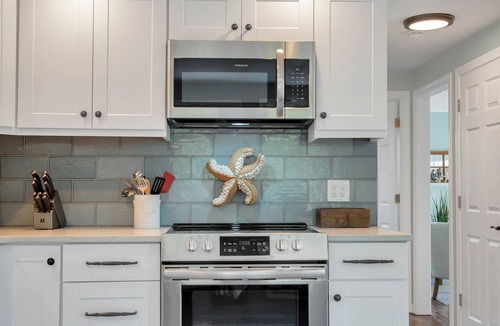 Old Saybrook House | Cornfield Point Beach. Family Friendly. Beach Getaway. SHORE BEATS WORK!