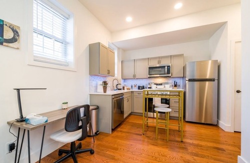 Corn Hill House | Cornhil 1Bed-EquippedKitchen,HighFalls,DT,TV WiFi.
