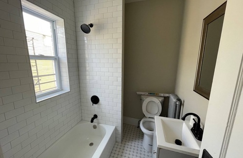 Corn Hill Apartment | Cornhill Arts District - 1 Mile from Strong URMC and U of R - Entire Condominium