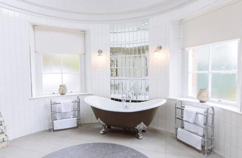 Biggar House | Cornhill Castle