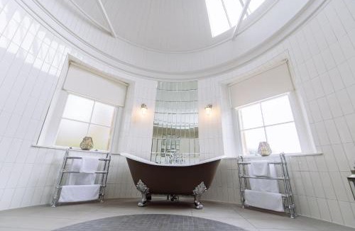 Biggar House | Cornhill Castle