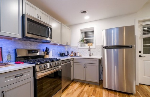 Corn Hill House | Cornhill1BED,Cozy,WiFi EquipKitchen TV+HighFalls.
