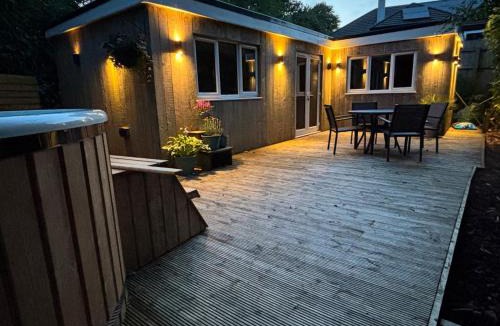 Lanner House | Cornish wooden cabin & wood fired hot tub