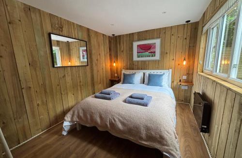 Lanner House | Cornish wooden cabin & wood fired hot tub