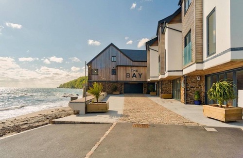 Kingsand Apartment | Cornwall Beachfront Stay | Walk to Pubs & Pasties