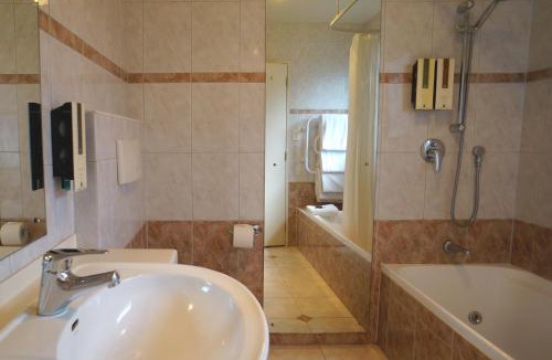 Epsom Hotel | Cornwall Park Motor Inn