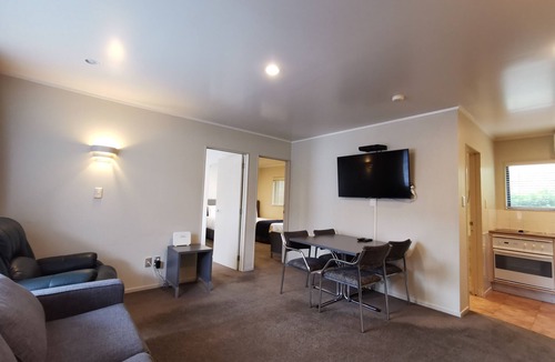 Epsom Hotel | Cornwall Park Motor Inn