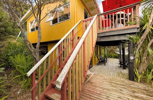 Waikawau House | Coromandel Classic Bach with Great views