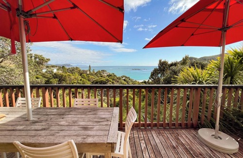 Waikawau House | Coromandel Classic Bach with Great views