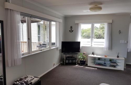 Tapu House | Coromandel Tapu - Beachfront Escape