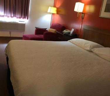 Lindsborg Hotel | Coronado Motel & RV Park