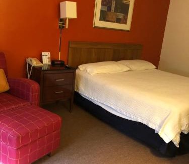 Lindsborg Hotel | Coronado Motel & RV Park