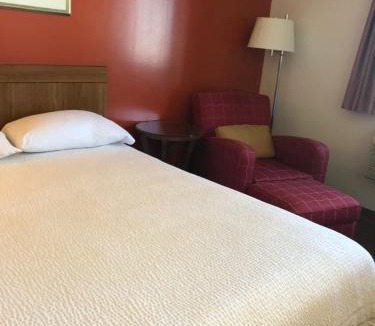 Lindsborg Hotel | Coronado Motel & RV Park