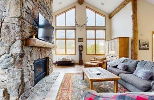 Blue River House | Coronet Crest