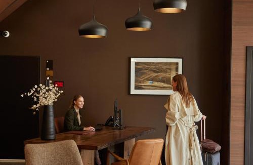 Arthur's Point Hotel | Coronet Ridge Resort