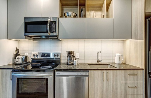 Quartier des Spectacles Apartment | Corporate 1 Bedroom Rental in Montreal | Le Smith Building