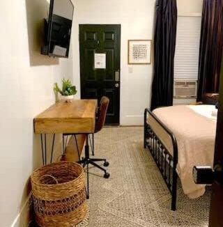 Freetown - Port Rico House | Corporate Comfort in Freetown - Spacious Homes for Work Crews
