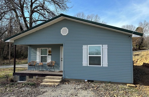 Pocahontas House | corporate comfort suits