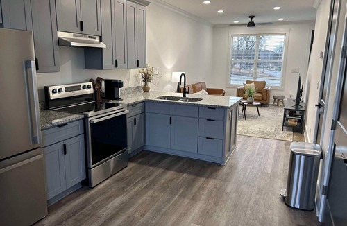 Dalton Condo | Corporate Condo 2BR , Fast WiFi , Week & Month Stay
