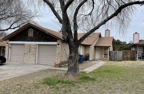 Copperfield House | Corporate Duplex #B - fully remodeled & Furnished