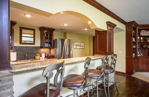 Waukee House | Corporate Executive Home King Beds Strong Wi-Fi
