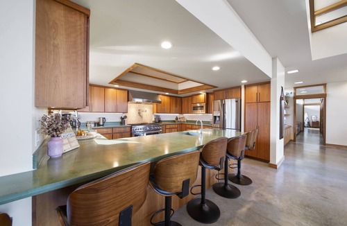 Grove House | Corporate*Hot Tub 20 Acres King Beds Firepit Views
