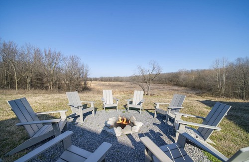 Grove House | Corporate*Hot Tub 20 Acres King Beds Firepit Views