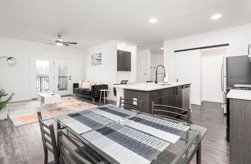 Whitestown Apartment | Corporate Housing by MGM