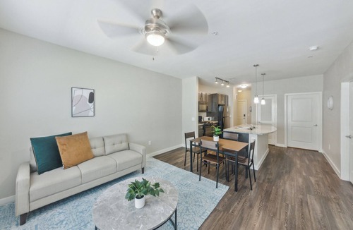 Willowbrook Apartment | Corporate I Free Parking I Properties by Preston