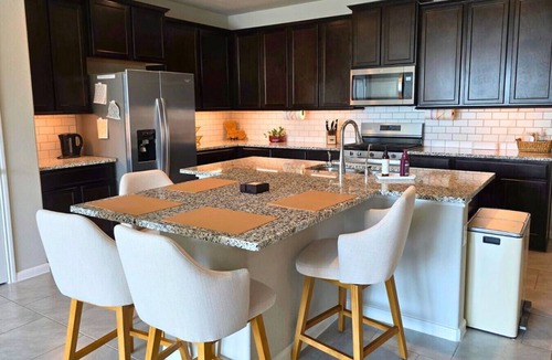 Pearland House | Corporate Retreat Near Houston and Med Ctr