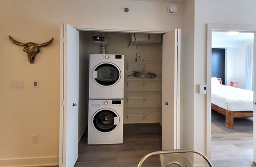 Brossard Apartment | Corporate Stays - Blum - Stunning 1 Bedroom Apartment