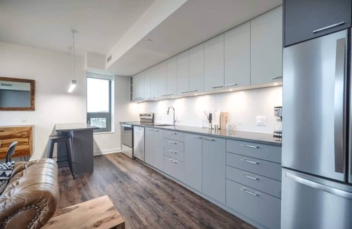 Mississauga Apartment | Corporate Stays | Brightstone 3 Bedrooms
