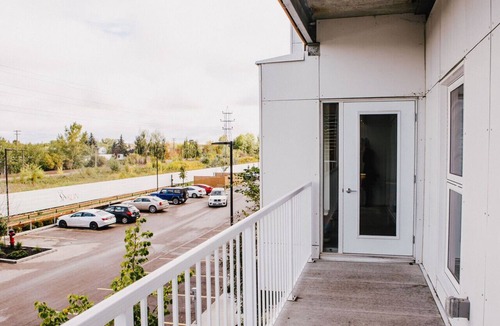 Winnipeg Apartment | Corporate Stays Elegant & Comfortable 3BR