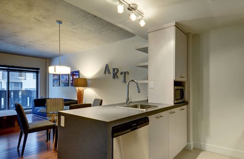 Cite-Universitaire Apartment | Corporate Stays | La Garde | Bright 1BR