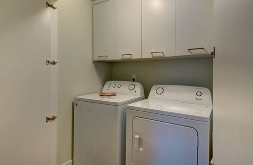 Cite-Universitaire Apartment | Corporate Stays | La Garde | Modern 2BR