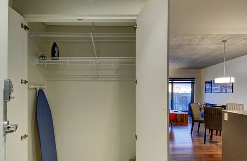 Cite-Universitaire Apartment | Corporate Stays | La Garde | Modern 2BR