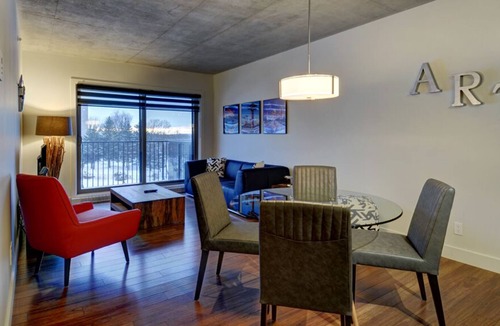 Cite-Universitaire Apartment | Corporate Stays | La Garde | Modern 2BR