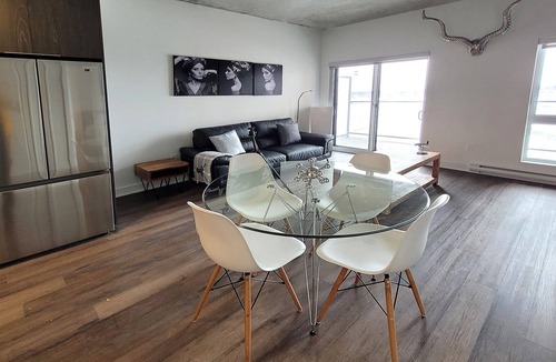 Fabreville Apartment | Corporate Stays | Le James | Brand-New 1BR!