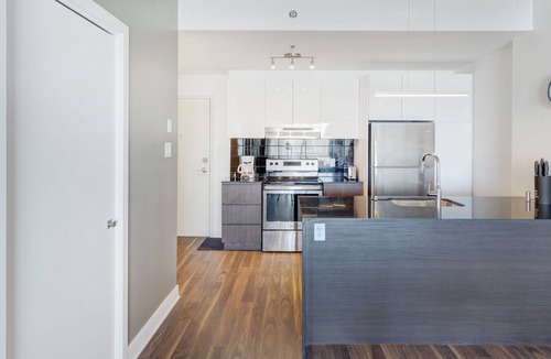 Brossard Apartment | Corporate Stays| Lumeo | Spacious and modern 1BR