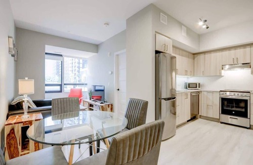 Centretown Apartment | Corporate Stays | The Met 2 Bedrooms