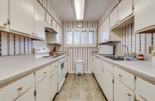 Bellevue House | Corporate/Temporary Housing