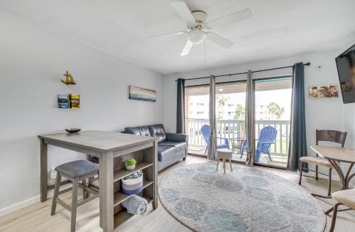 North Beach Apartment | Corpus Christi Condo Pool and Access to North Beach