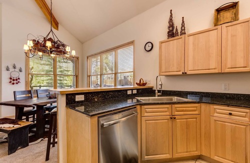 Warrior's Mark Condo | Corral 3bd/3ba , Downtown Breckenridge, 3 King Beds, Walk to Ski Lift, Hot Tub