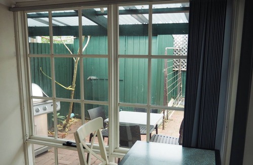 Adelaide Central Business District Cottage | Corry's Cottage - Harriett's cottage Accommodation