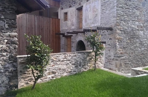 Vira Apartment | Corte delle Camelie - Wohnung im ersten Stock by Interhome