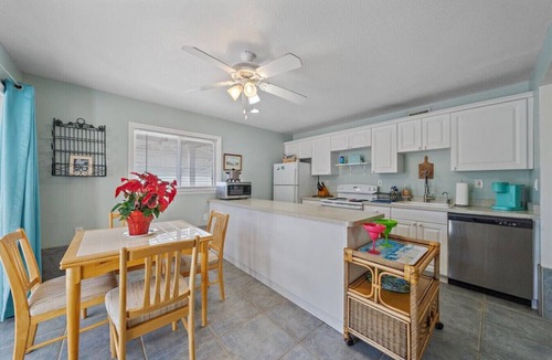 Cortez House | Cortez Boat Resort by AMIsland White Sand BeachesnSept, Oct, Nov, Dec SPECIALS!