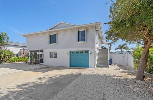 Cortez House | Cortez Boat Resort by AMIsland White Sand BeachesnSept, Oct, Nov, Dec SPECIALS!