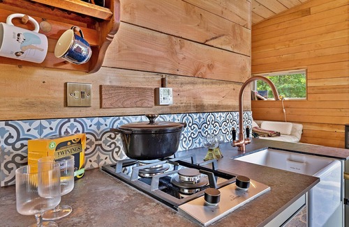 Glen Urquhart Ski Chalet | Cosagach Falls Cabin