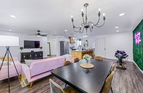Fort Worth House | Cosmic Cowgirl 3 minutes from the Stockyards!n