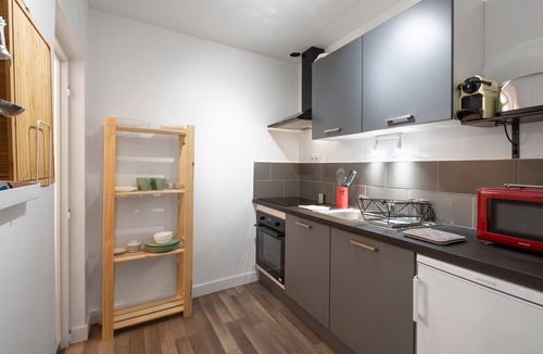 Centre Apartment | Cosmic - One Bedroom Apartment, Sleeps 4